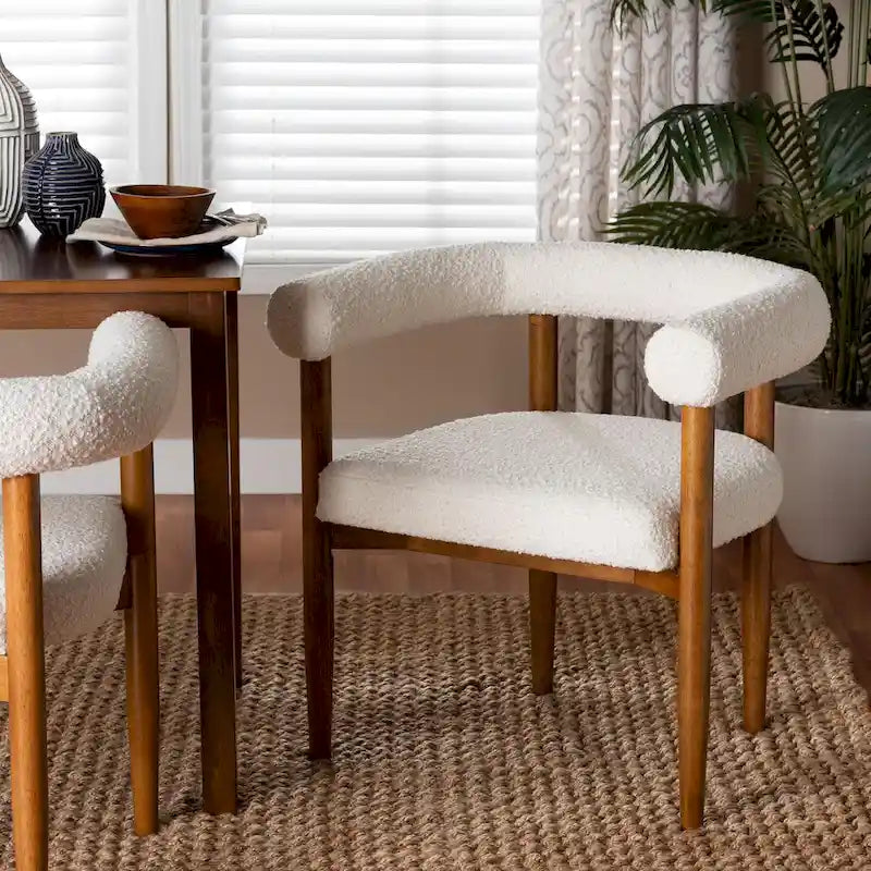 Fauteuil de salle à manger en tissu bouclé Japandi | Silhouette Tuxedo | Pieds en hévéa | 73,4 cm L | Crème