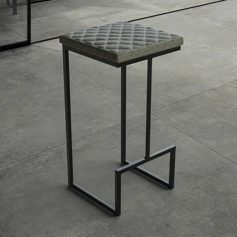 Tabouret de bar moderne matelassé en similicuir Quincy – Tabouret de cuisine rembourré de 61 cm