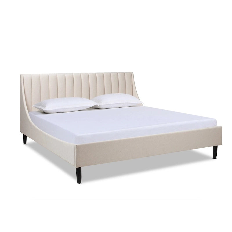 Lit plateforme en lin discret avec tête de lit capitonnée verticale | Très grand lit et grand lit | Style campagnard