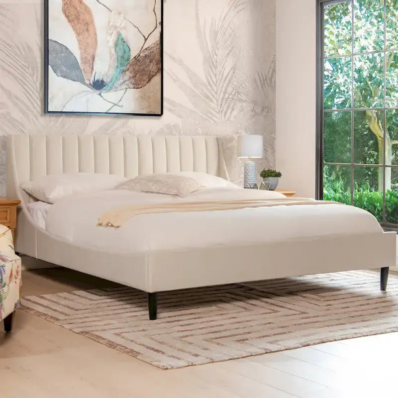 Lit plateforme en lin discret avec tête de lit capitonnée verticale | Très grand lit et grand lit | Style campagnard