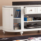 Meuble TV blanc Wells Modern Farmhouse – Console multimédia avec placards incurvés pour téléviseurs jusqu'à 46 po