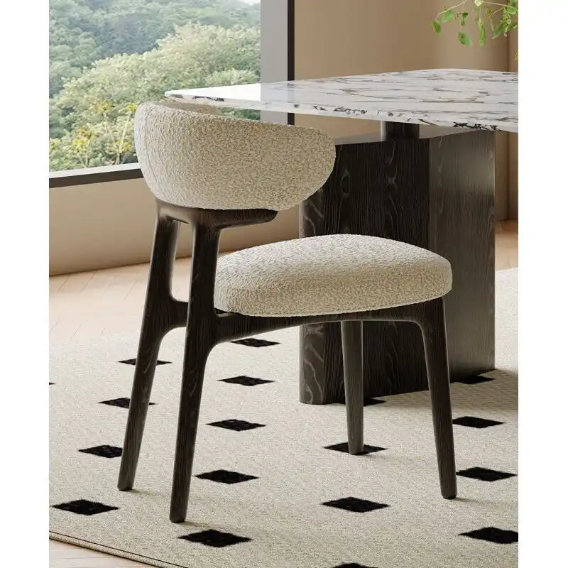 Chaise de salle à manger en tissu Teddy | Dossier incurvé | Structure en frêne | 52 cm de largeur | Aucun assemblage requis